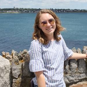 Meet your Posher, Caitlin